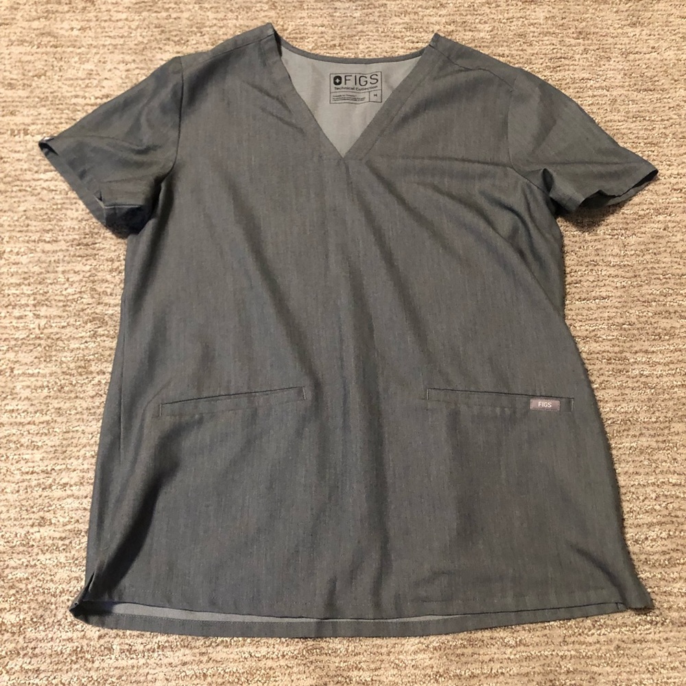 Figs graphite casma three pocket scrub top size medium